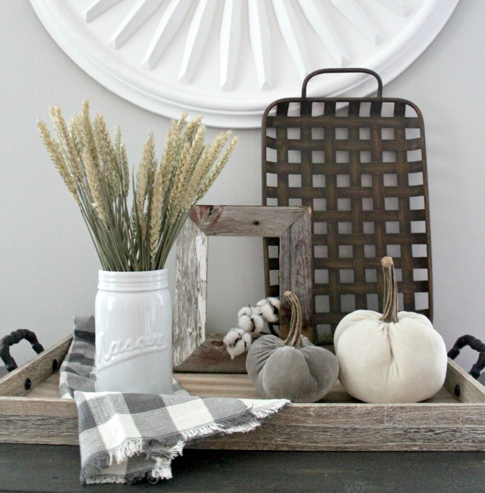 How to style a farmhouse fall display