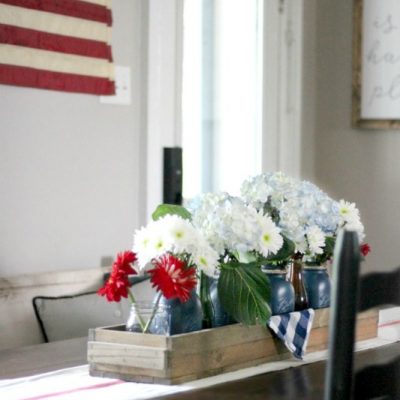 Simple 4th of July table