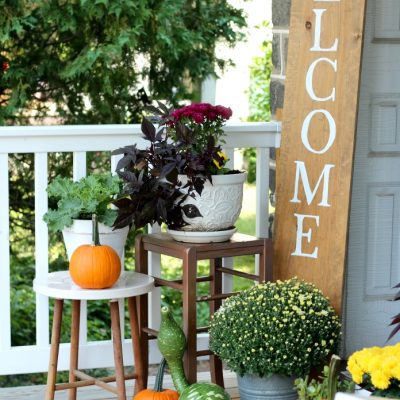 How to decorate your porch for fall
