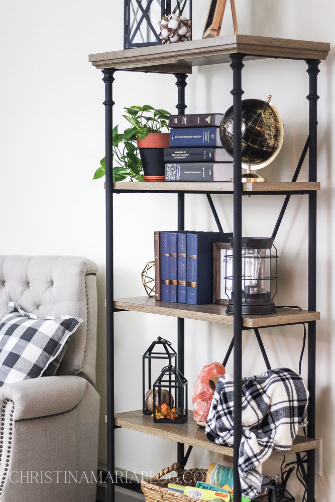 how to style bookshelves