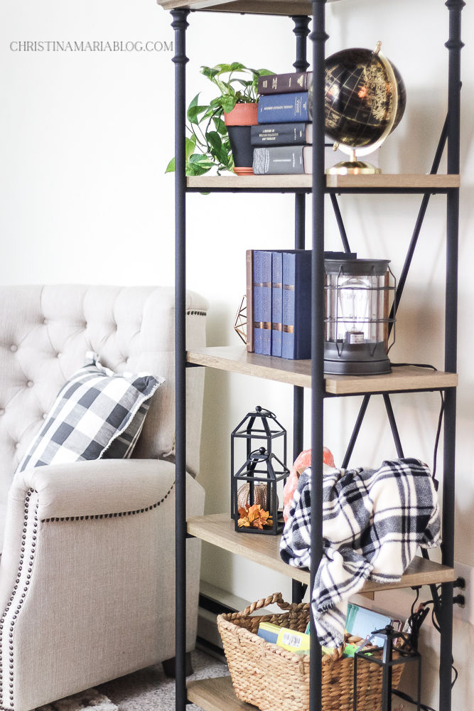 How to style bookshelves