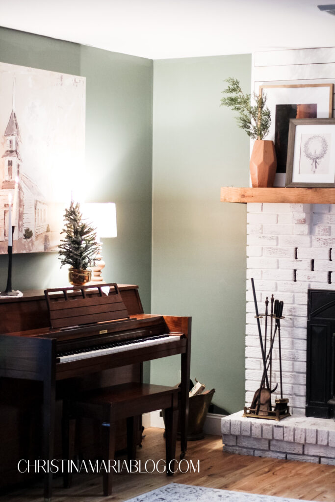 piano decorating Christmas