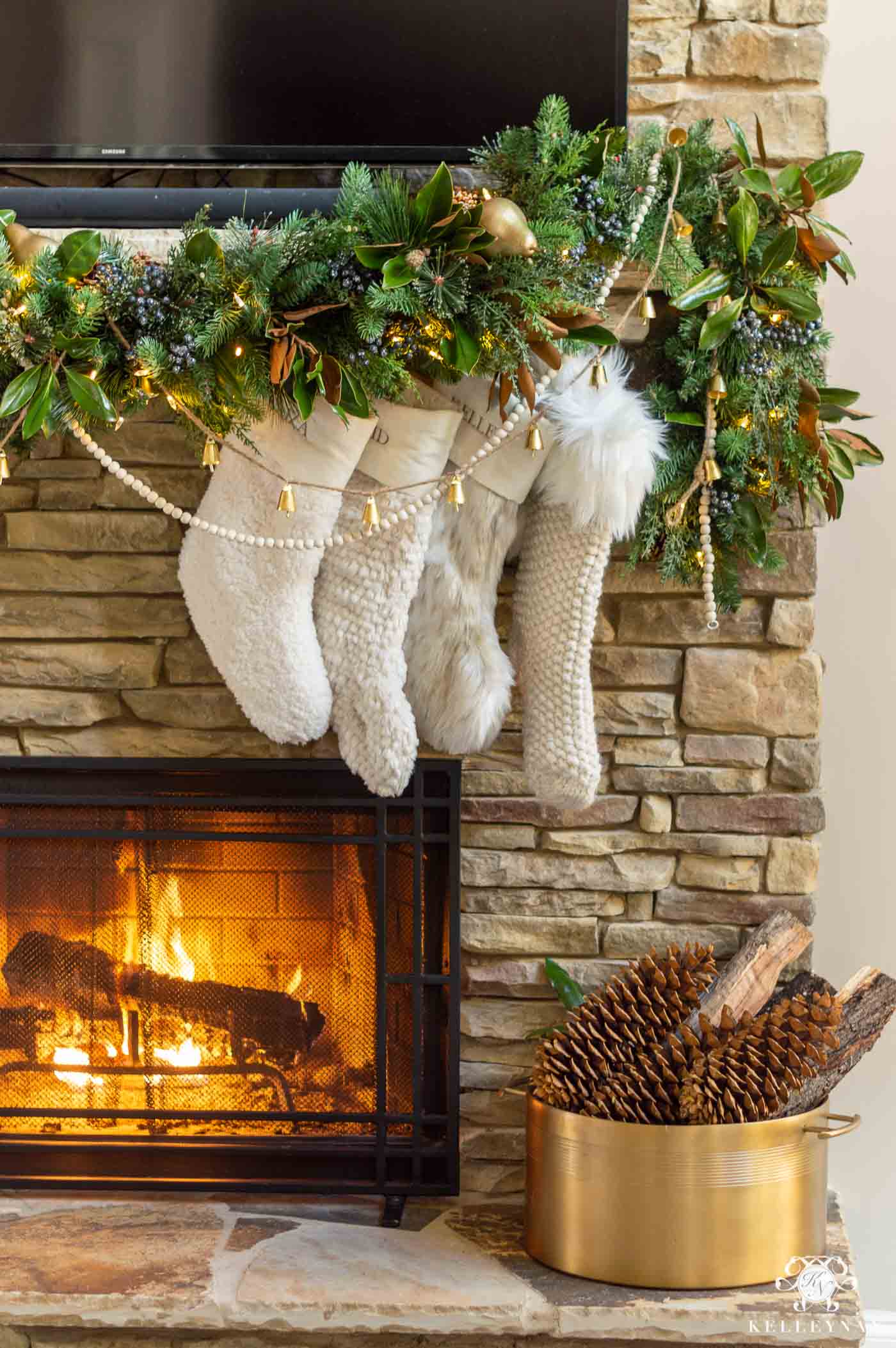 Cozy Christmas Decor : Inspired by cottage interiors - Christina Maria Blog