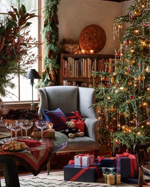 cozy colorful Christmas decor classic
