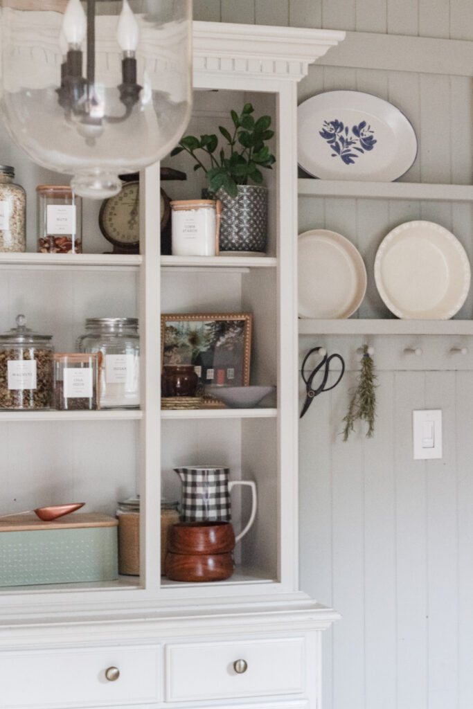 Switching from plastic? Here's where to buy the best glass storage containers for your kitchen - with lids and budget friendly options too!